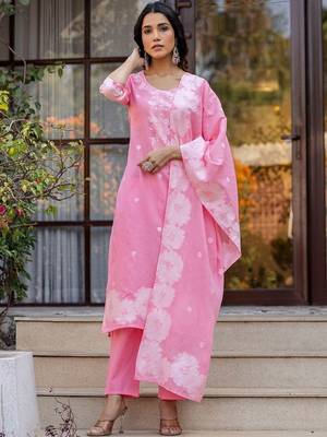 Women Regular Kurta with Pyjamas & With Dupatta 4
