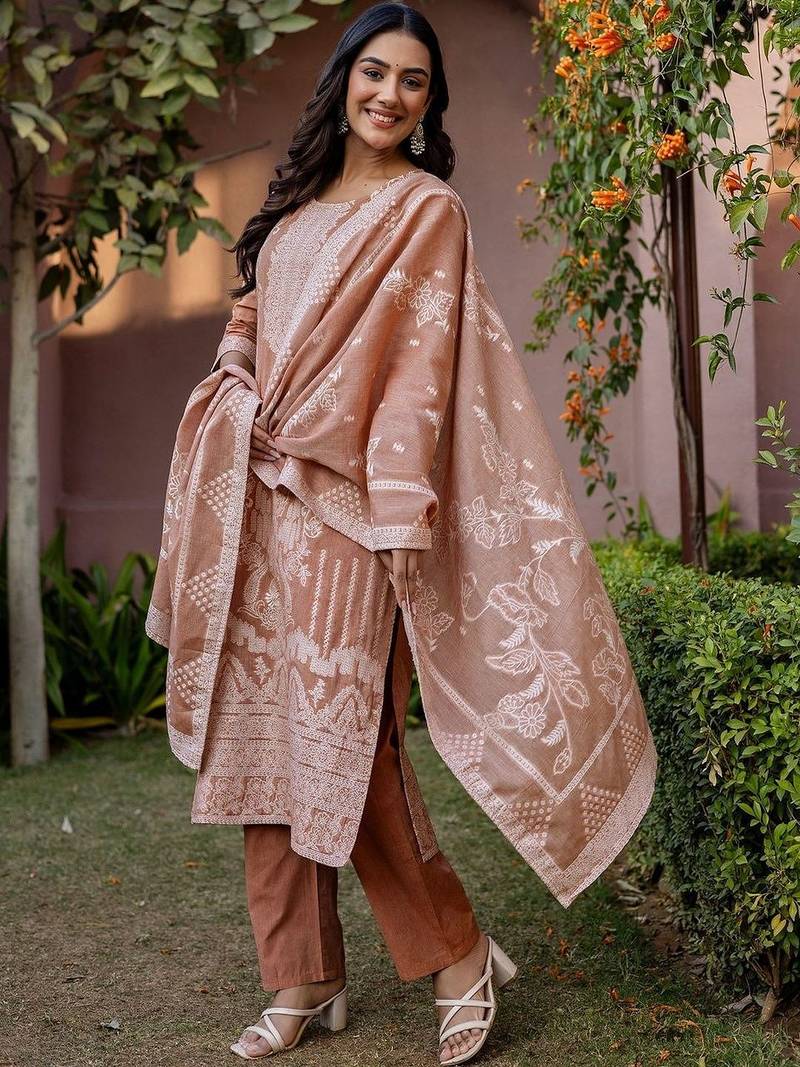 Women Regular Kurta with Pyjamas & With Dupatta