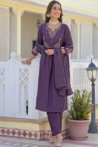 Women Regular Kurta with Pyjamas & With Dupatta