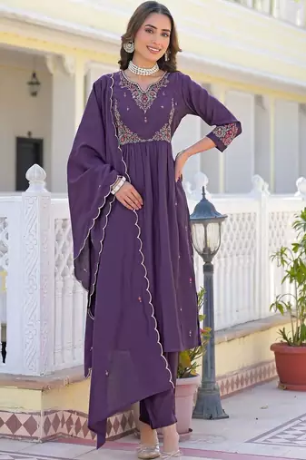 Women Regular Kurta with Pyjamas & With Dupatta