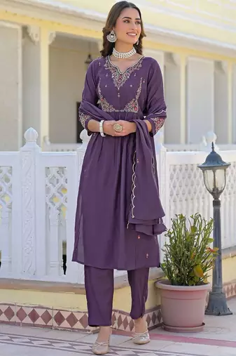 Women Regular Kurta with Pyjamas & With Dupatta