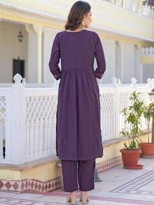 Women Regular Kurta with Pyjamas & With Dupatta 5