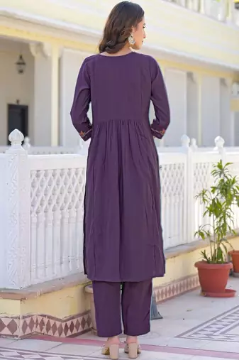 Women Regular Kurta with Pyjamas & With Dupatta