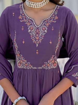 Women Regular Kurta with Pyjamas & With Dupatta 6