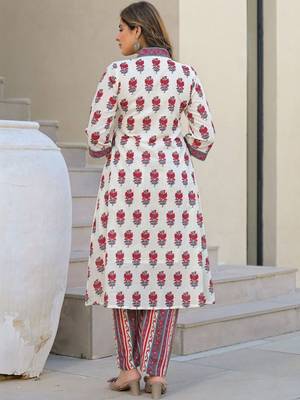 Women Floral Printed Regular Kurta with Trousers & With Dupatta 2