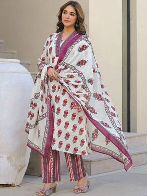 Women Floral Printed Regular Kurta with Trousers & With Dupatta 3