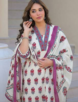 Women Floral Printed Regular Kurta with Trousers & With Dupatta 4