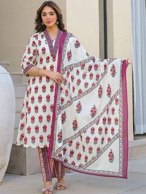 Women Floral Printed Regular Kurta with Trousers & With Dupatta 6
