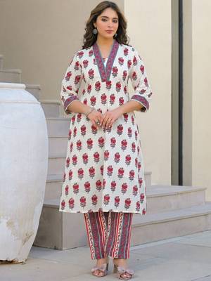 Women Floral Printed Regular Kurta with Trousers & With Dupatta 7