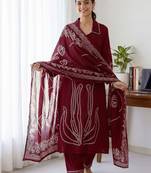 Women Ethnic Motifs Printed Regular Kurta With Dupatta