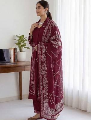 Women Ethnic Motifs Printed Regular Kurta With Dupatta 3