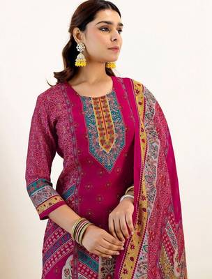 Women Ethnic Motifs Printed Regular Kurta with Trousers & With Dupatta 7