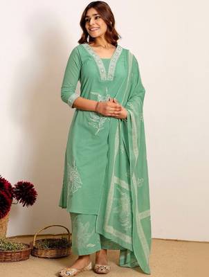 Women Floral Embroidered Regular Thread Work Kurta with Palazzos & With Dupatta 1