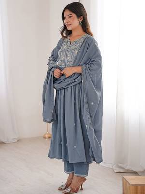 Women Embroidered Regular Kurta with Trousers & With Dupatta 3