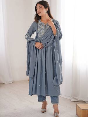 Women Embroidered Regular Kurta with Trousers & With Dupatta 6