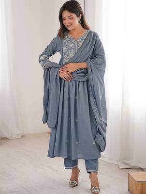 Women Embroidered Regular Kurta with Trousers & With Dupatta 7