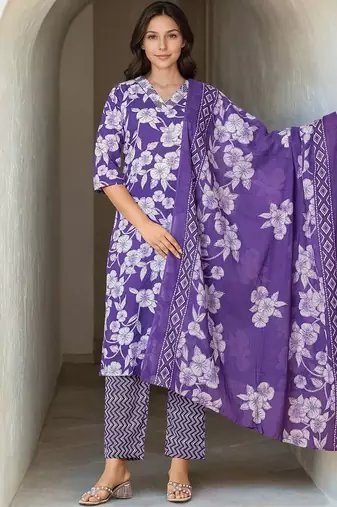 Women Floral Printed Regular Sequinned Kurta with Trousers & With Dupatta