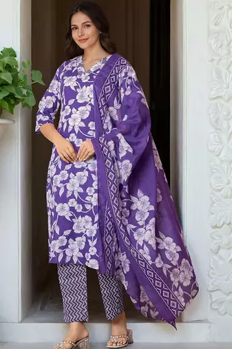 Women Floral Printed Regular Sequinned Kurta with Trousers & With Dupatta