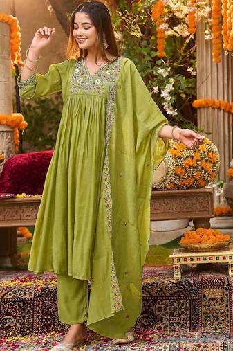 Women Ethnic Motifs Embroidered Empire Thread Work Kurta with Trousers & With Dupatta
