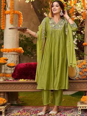Women Ethnic Motifs Embroidered Empire Thread Work Kurta with Trousers & With Dupatta 5