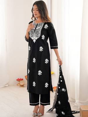 Women Ethnic Motifs Embroidered Regular Thread Work Kurta with Trousers & With Dupatta 5
