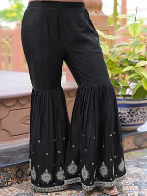 Women Ethnic Motifs Embroidered Regular Thread Work Silk Chiffon Kurta with Sharara & With Dupatta 4