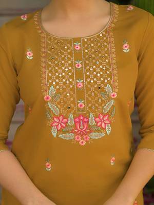 Women Floral Embroidered Regular Thread Work Kurta with Trousers & With Dupatta 2