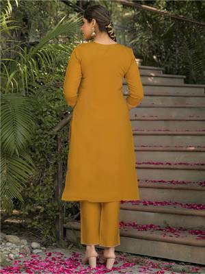 Women Floral Embroidered Regular Thread Work Kurta with Trousers & With Dupatta 4