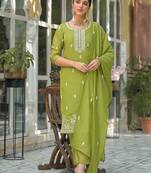 Women Ethnic Motifs Embroidered Regular Thread Work Kurta with Trousers & With Dupatta
