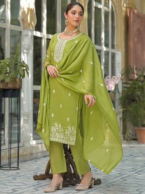 Women Ethnic Motifs Embroidered Regular Thread Work Kurta with Trousers & With Dupatta 3