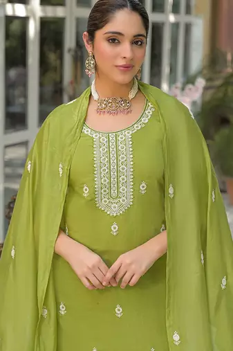 Women Ethnic Motifs Embroidered Regular Thread Work Kurta with Trousers & With Dupatta