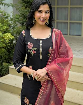Women Embroidered Regular Sequinned Kurta with Trousers & With Dupatta 2