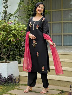 Women Embroidered Regular Sequinned Kurta with Trousers & With Dupatta 3