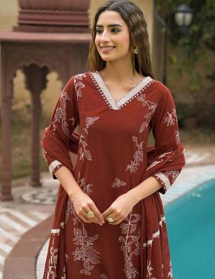Women Floral Printed Regular Kurta with Trousers & With Dupatta 1