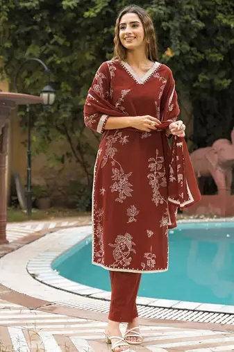 Women Floral Printed Regular Kurta with Trousers & With Dupatta