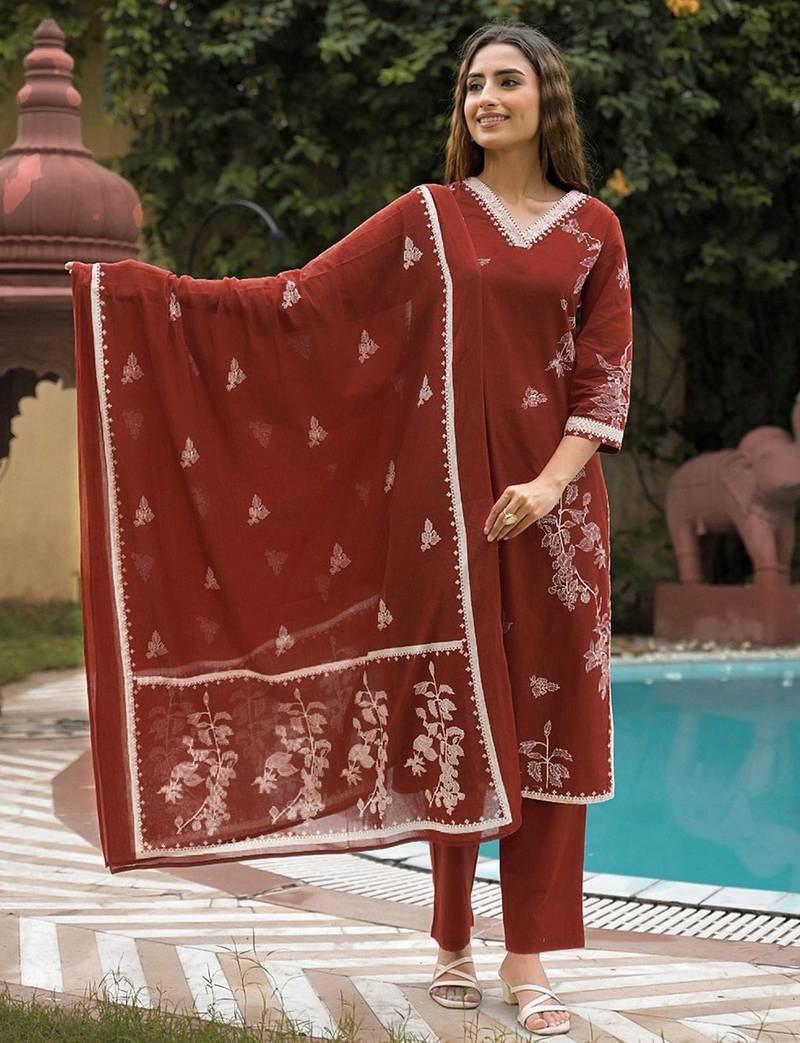 Women Floral Printed Regular Kurta with Trousers & With Dupatta
