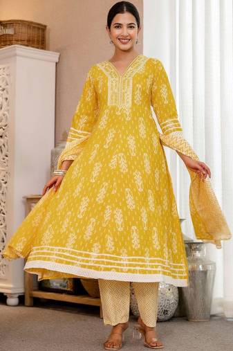 Women Ethnic Motifs Printed Regular Mirror Work Kurta with Trousers & Dupatta