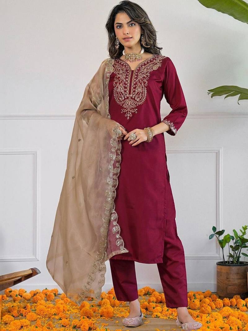 Women Ethnic Motifs Embroidered Regular Kurta with Trousers & With Dupatta