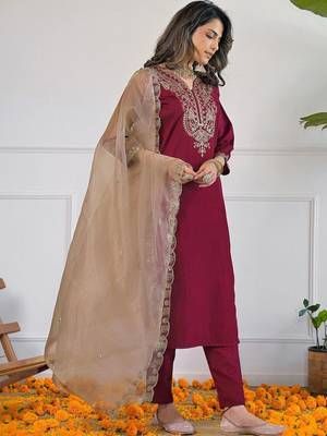 Women Ethnic Motifs Embroidered Regular Kurta with Trousers & With Dupatta 3
