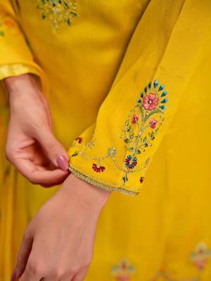Women Ethnic Motifs Regular Thread Work Kurta with Trousers & With Dupatta 4