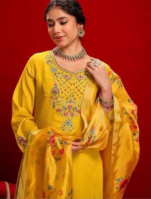 Women Ethnic Motifs Regular Thread Work Kurta with Trousers & With Dupatta 5