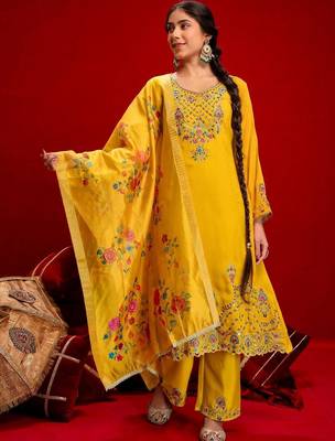 Women Ethnic Motifs Regular Thread Work Kurta with Trousers & With Dupatta 6