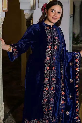 Women Floral Embroidered Regular Thread Work Velvet Kurta with Trousers & With Dupatta