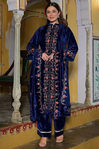 Women Floral Embroidered Regular Thread Work Velvet Kurta with Trousers & With Dupatta
