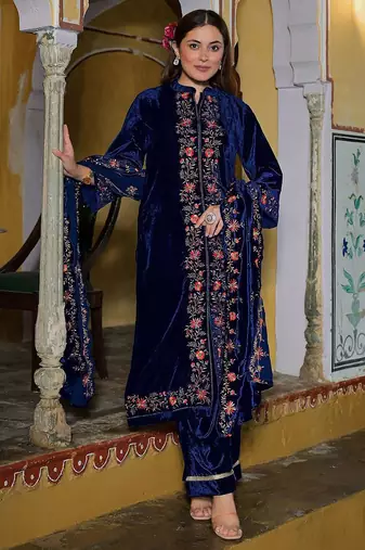 Women Floral Embroidered Regular Thread Work Velvet Kurta with Trousers & With Dupatta