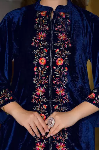 Women Floral Embroidered Regular Thread Work Velvet Kurta with Trousers & With Dupatta