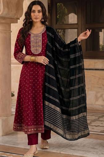 Women Ethnic Motifs Printed Regular Thread Work Kurta with Trousers & With Dupatta