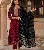 Women Ethnic Motifs Printed Regular Thread Work Kurta with Trousers & With Dupatta