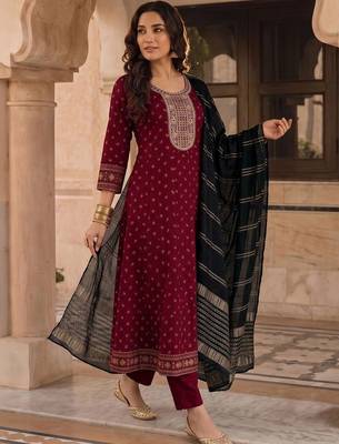 Women Ethnic Motifs Printed Regular Thread Work Kurta with Trousers & With Dupatta 3