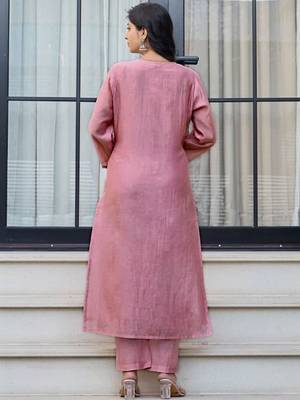 Women Floral Embroidered Regular Thread Work Kurta with Trousers & With Dupatta 3